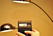 Sjunkande spotpriser och minskad kärnkraftsproduktion i Sverige. ekonomi el pengar pris